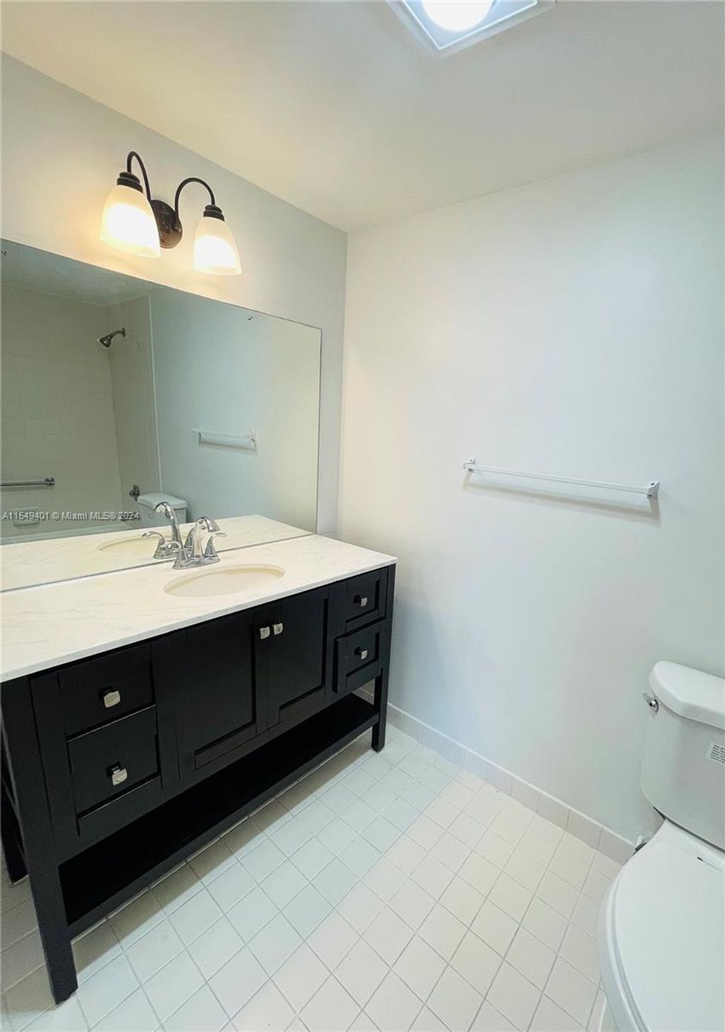 Photo of 919 Hillcrest Dr #302, Hollywood, FL 33021 (MLS # A11549401)