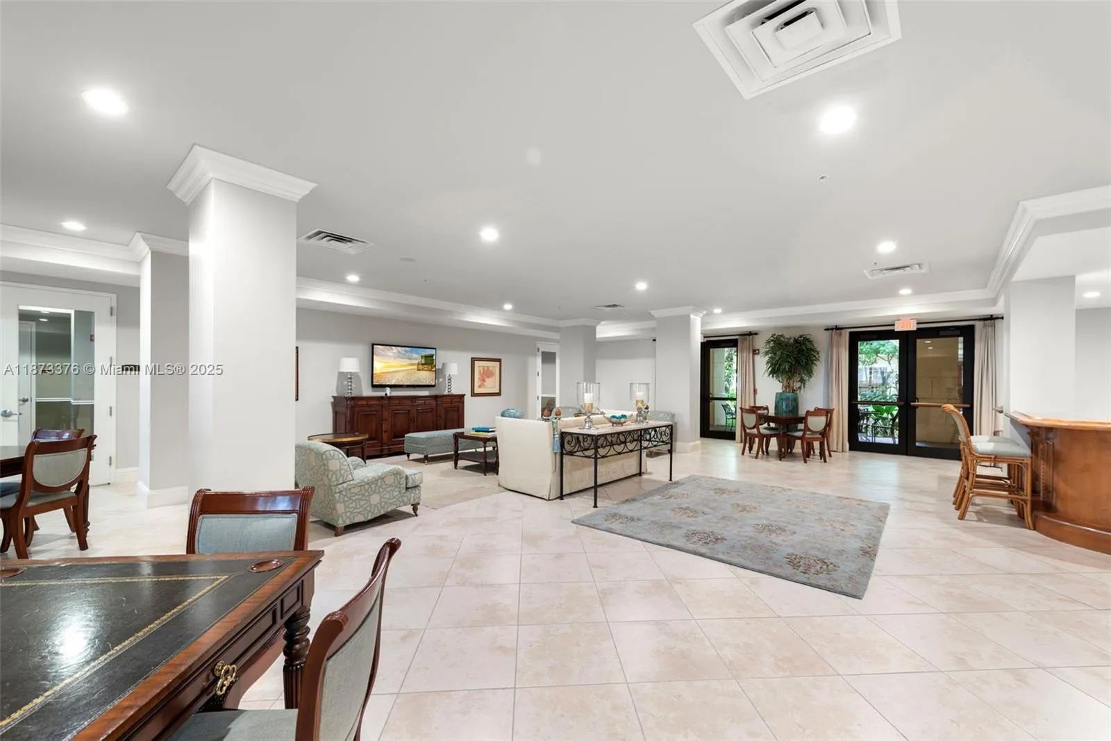 Coral Gables, Florida 33134, United States, 2 Bedrooms Bedrooms, ,3 BathroomsBathrooms,Residential,Active,204463