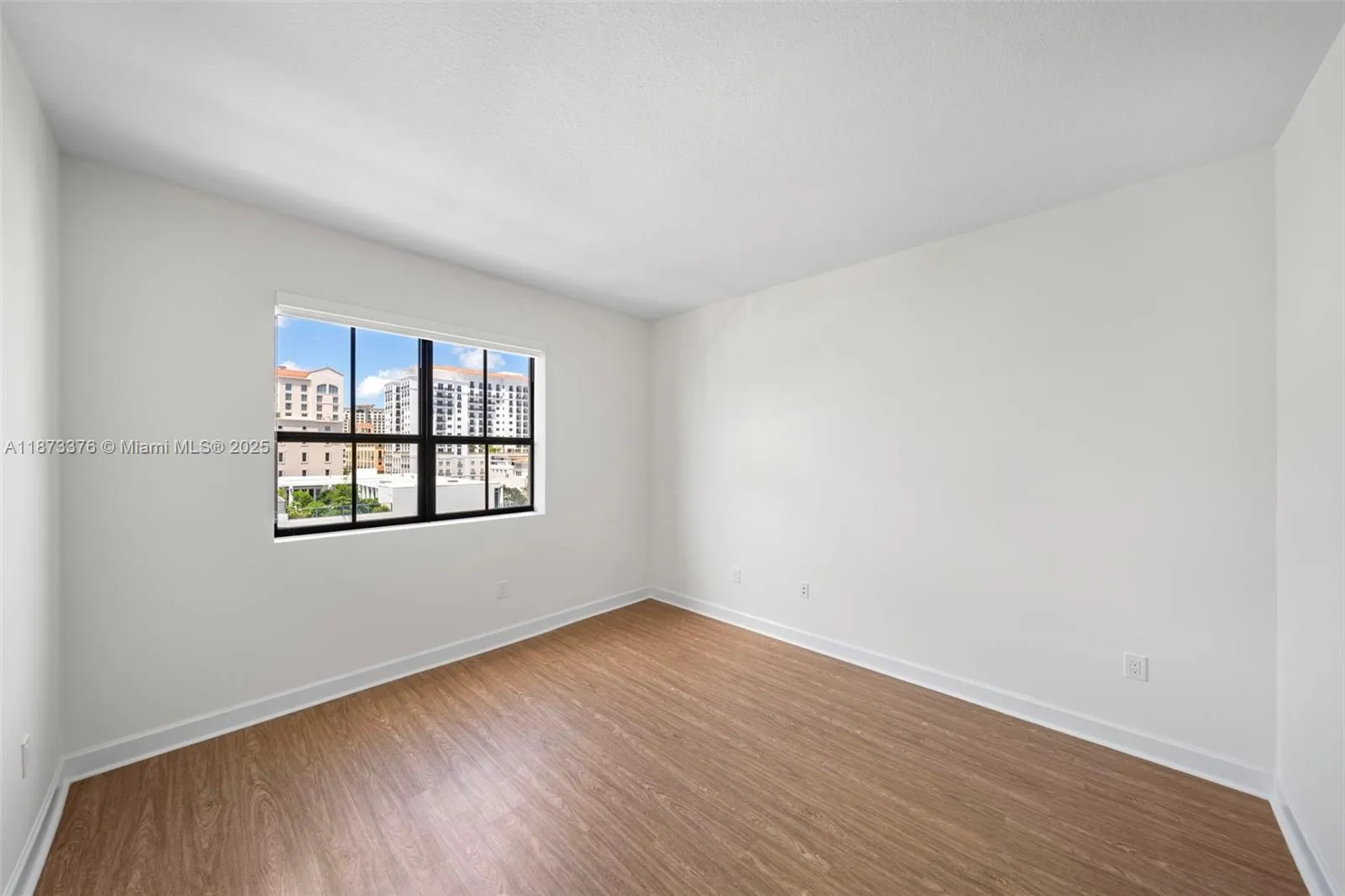 Coral Gables, Florida 33134, United States, 2 Bedrooms Bedrooms, ,3 BathroomsBathrooms,Residential,Active,204463