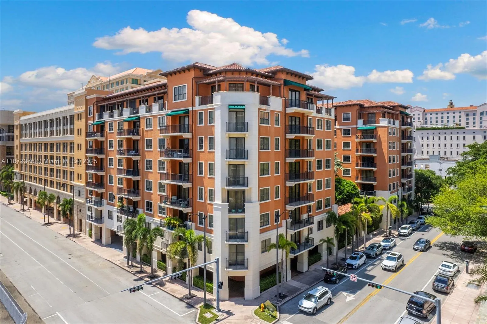 Coral Gables, Florida 33134, United States, 2 Bedrooms Bedrooms, ,3 BathroomsBathrooms,Residential,Active,204463