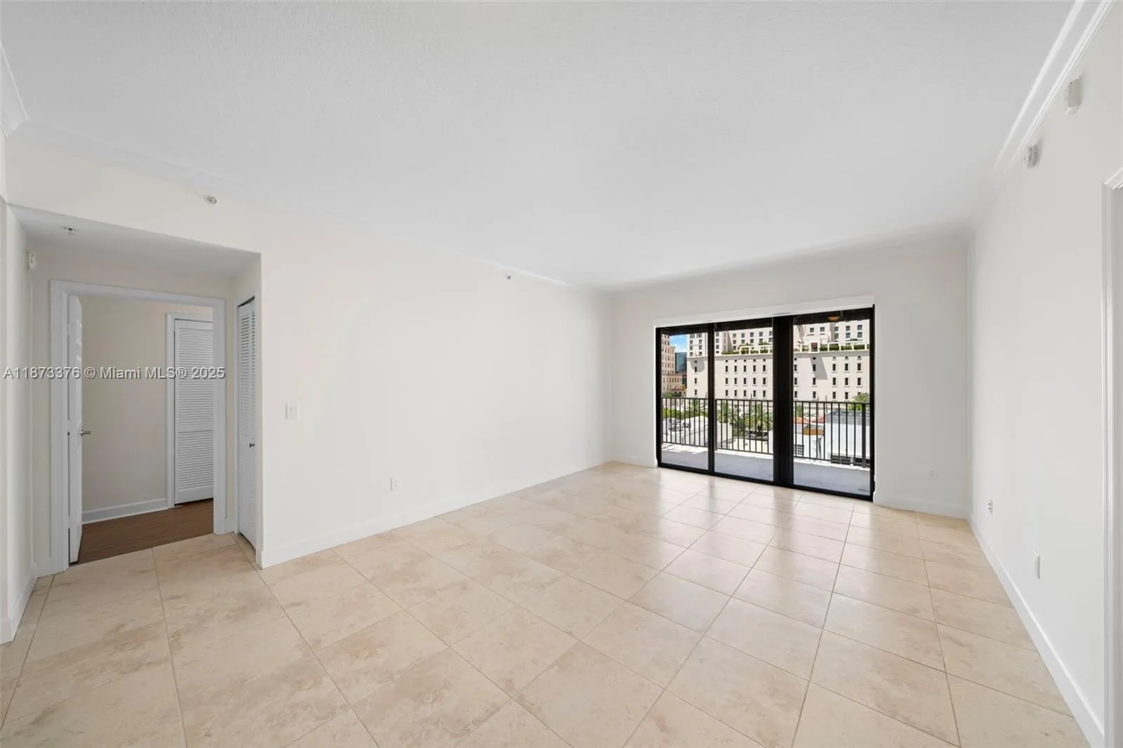 Coral Gables, Florida 33134, United States, 2 Bedrooms Bedrooms, ,3 BathroomsBathrooms,Residential,Active,204463