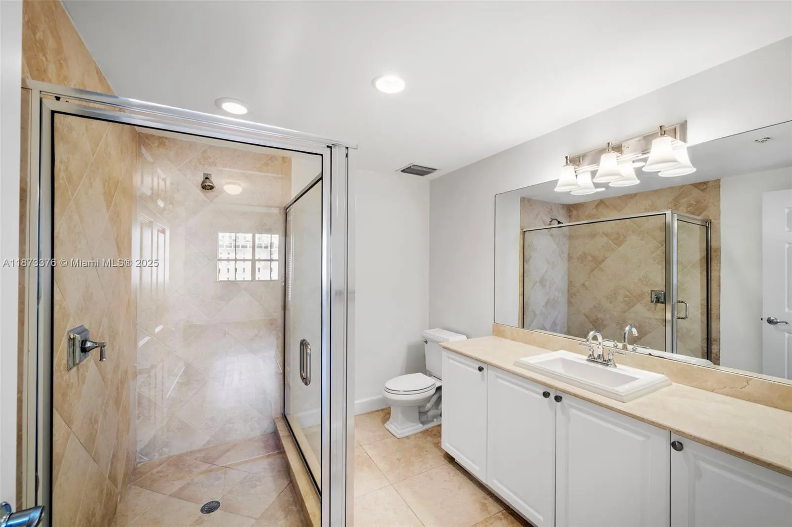 Coral Gables, Florida 33134, United States, 2 Bedrooms Bedrooms, ,3 BathroomsBathrooms,Residential,Active,204463