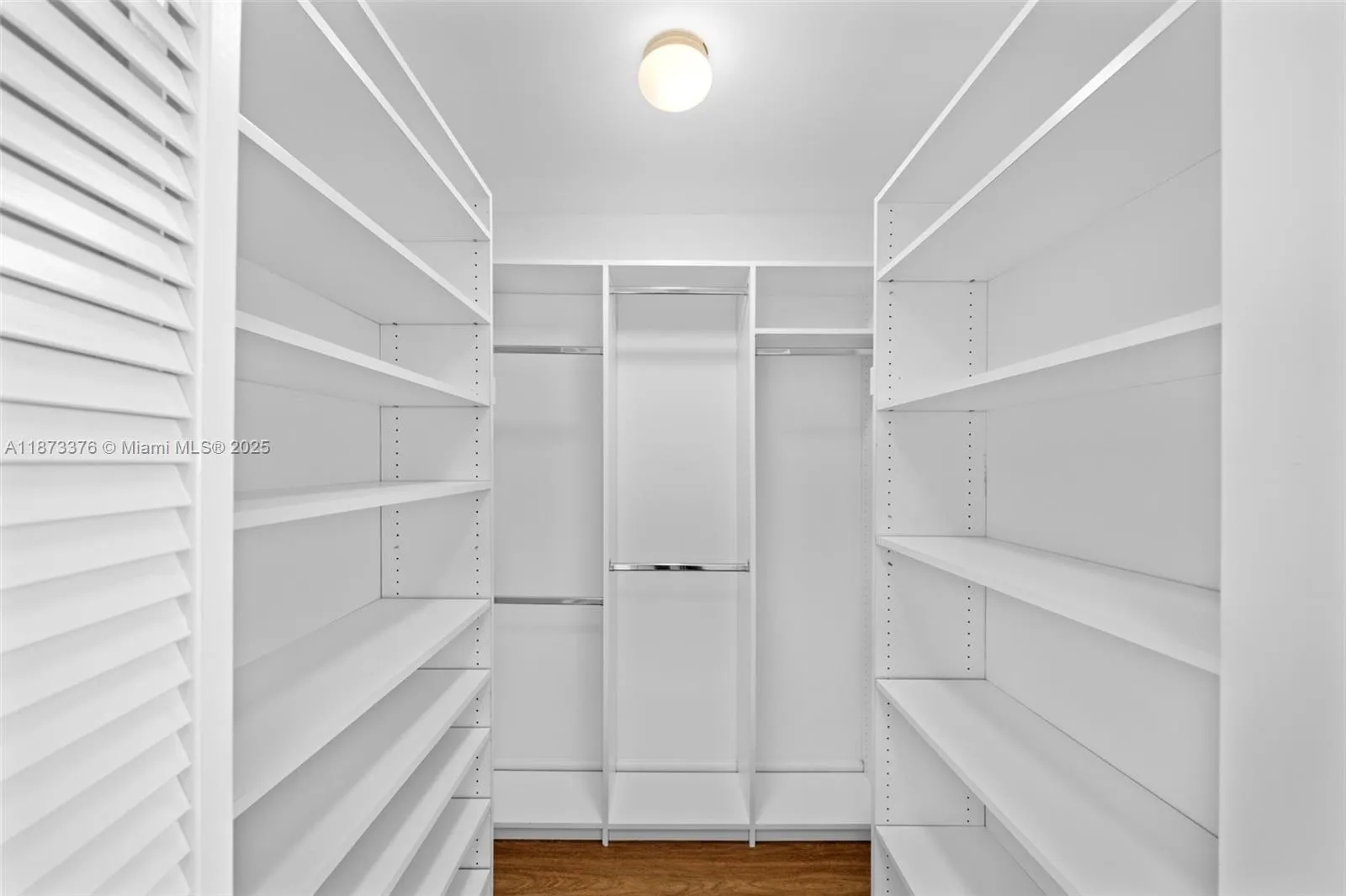 Coral Gables, Florida 33134, United States, 2 Bedrooms Bedrooms, ,3 BathroomsBathrooms,Residential,Active,204463