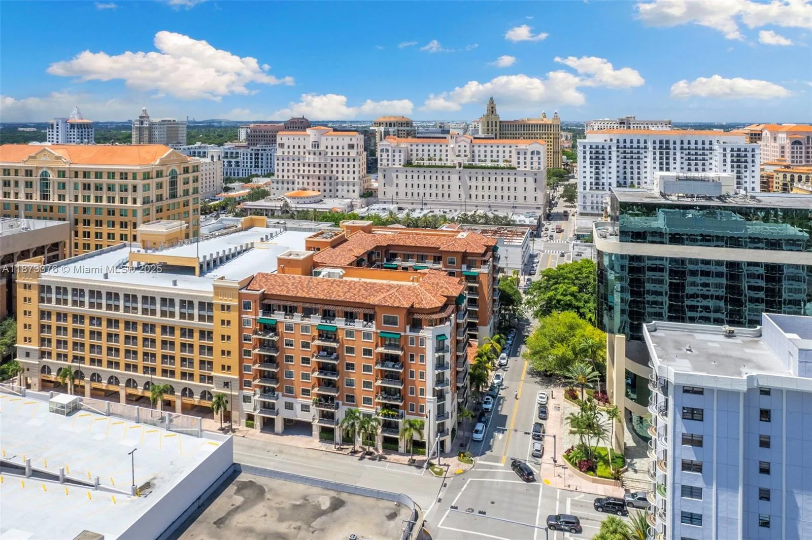 Coral Gables, Florida 33134, United States, 2 Bedrooms Bedrooms, ,3 BathroomsBathrooms,Residential,Active,204463