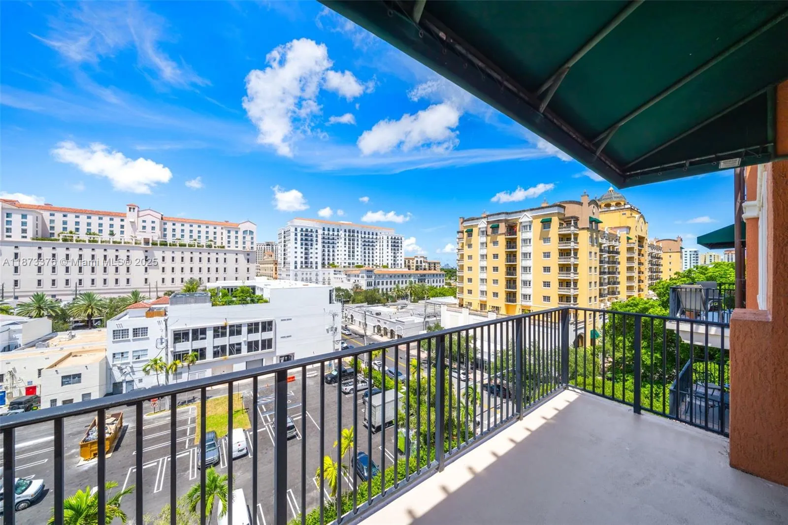 Coral Gables, Florida 33134, United States, 2 Bedrooms Bedrooms, ,3 BathroomsBathrooms,Residential,Active,204463