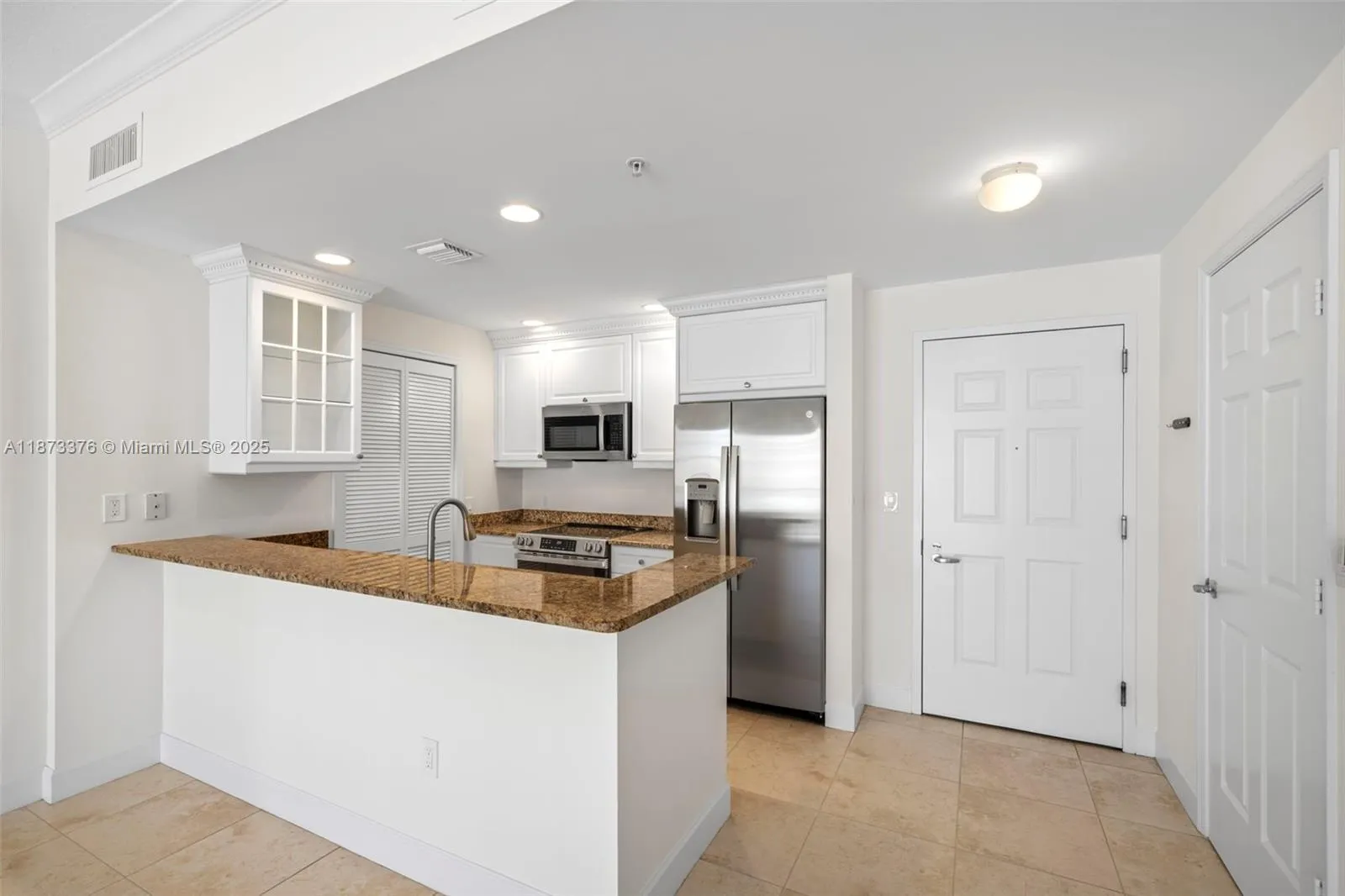 Coral Gables, Florida 33134, United States, 2 Bedrooms Bedrooms, ,3 BathroomsBathrooms,Residential,Active,204463