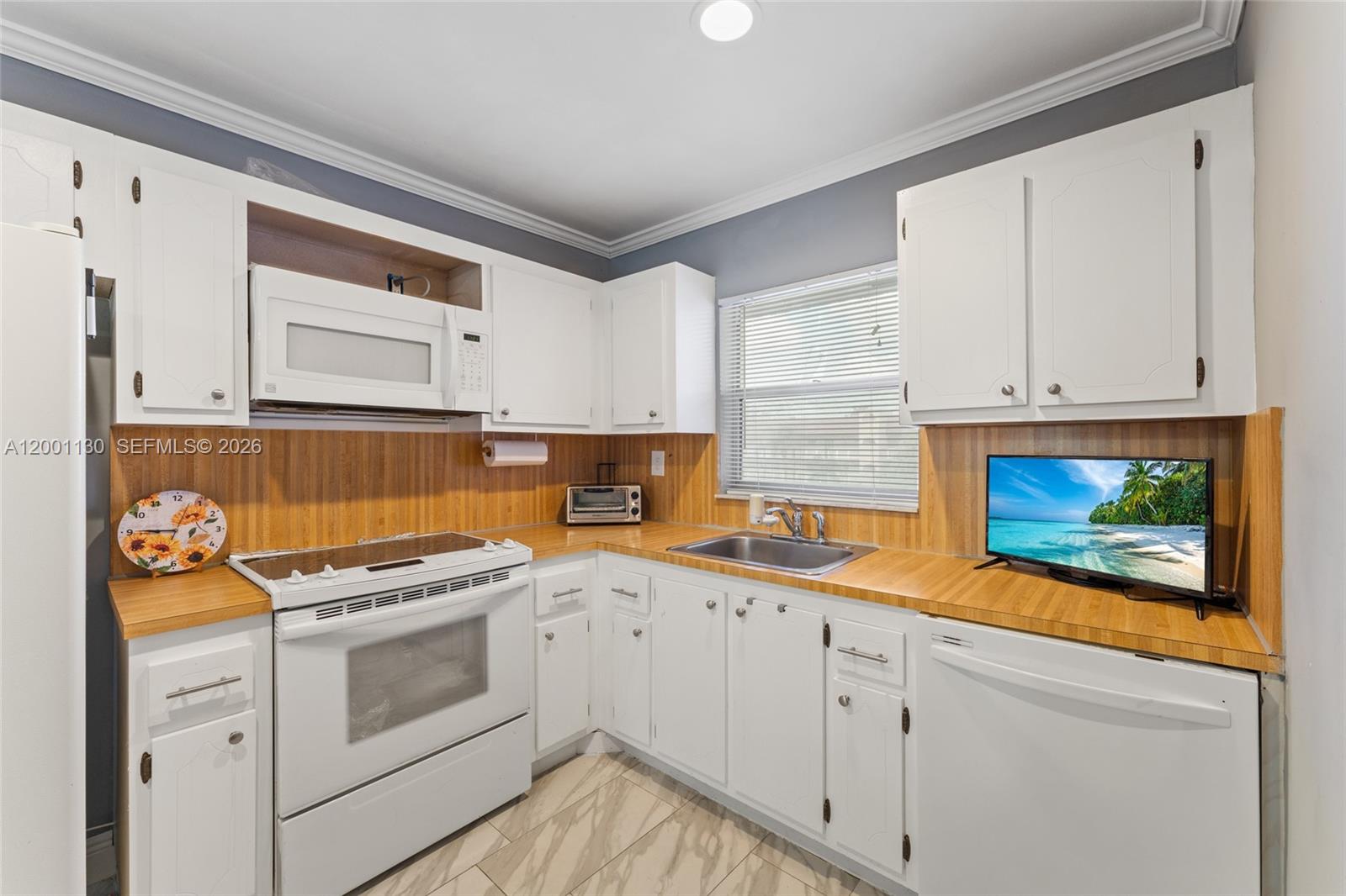 SUNRISE LAKES 118 CONDO - Residential