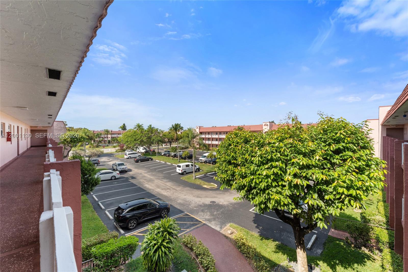 SUNRISE LAKES 118 CONDO - Residential