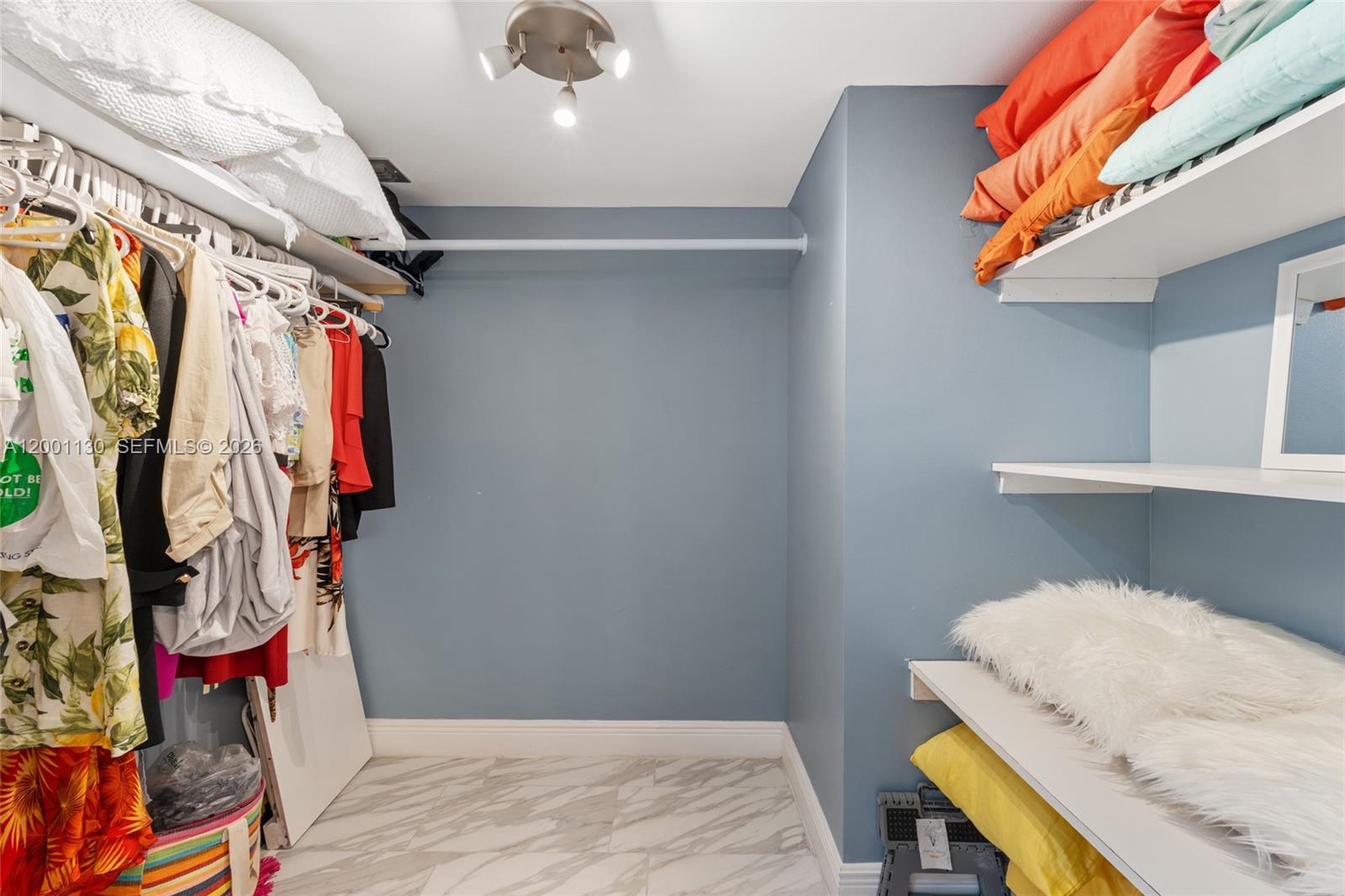 SUNRISE LAKES 118 CONDO - Residential