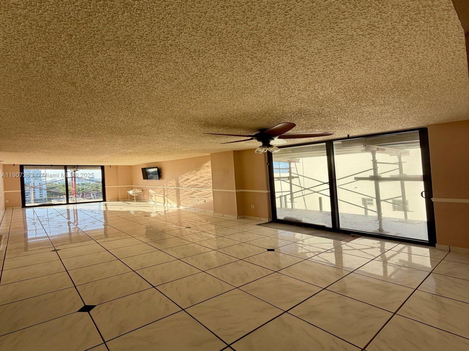 LE TRIANON CONDO - Residential