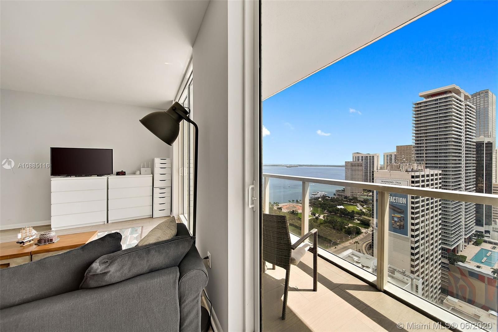 VIZCAYNE NORTH CONDO - Residential Lease