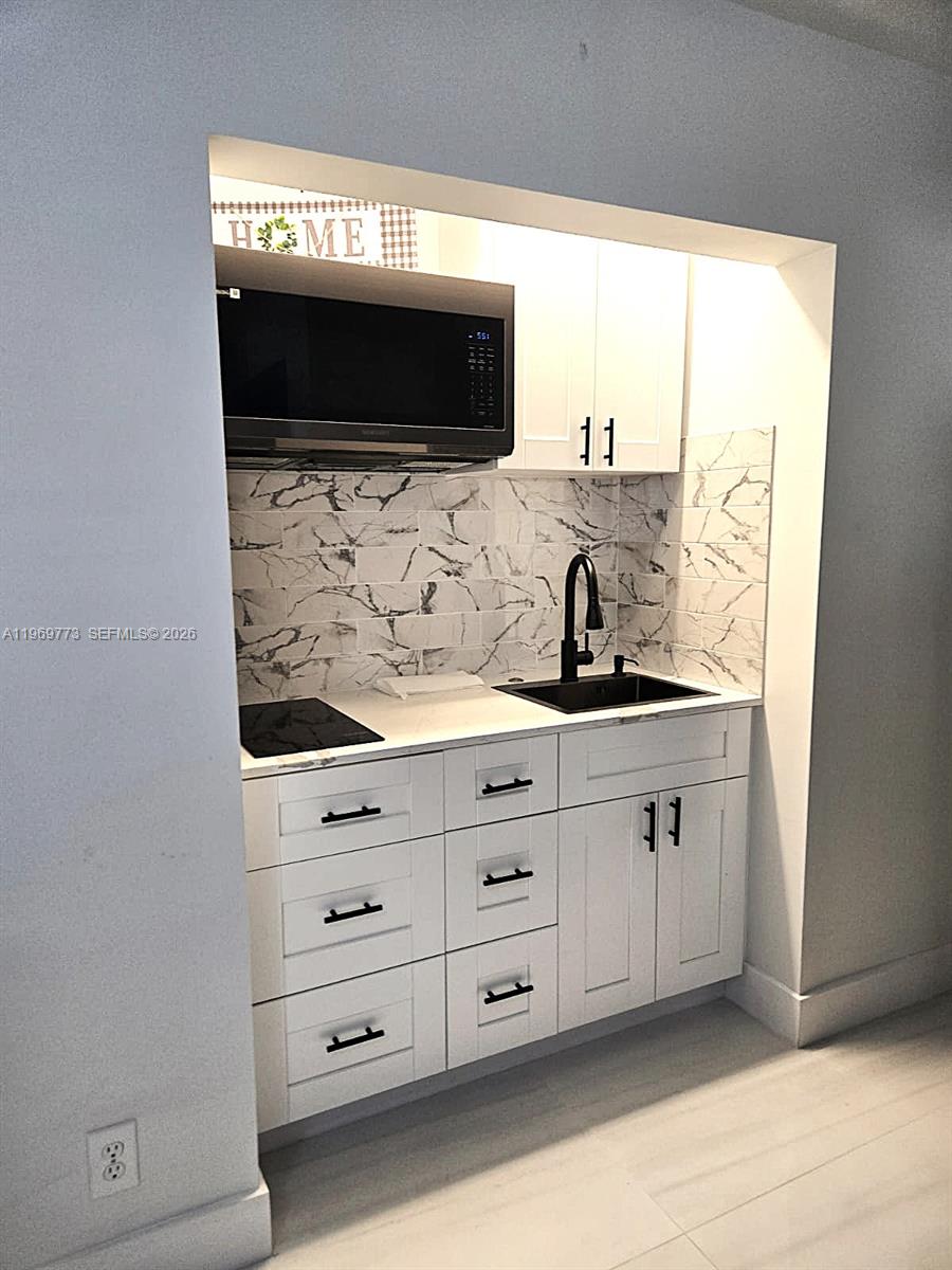 HOLLYWOOD SOUTH SIDE ADD - Residential Lease