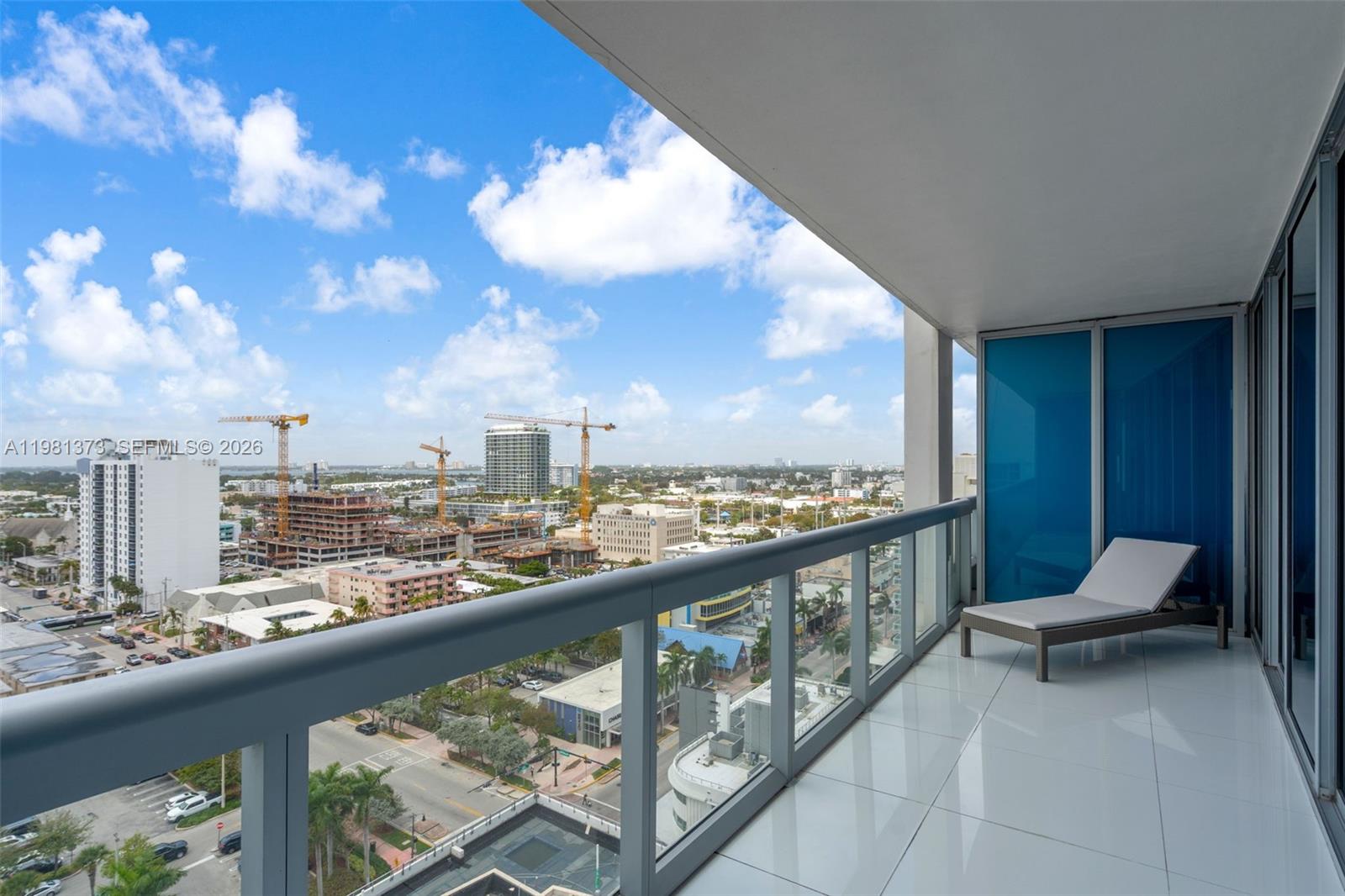 NORTH CARILLON BEACH COND - Residential