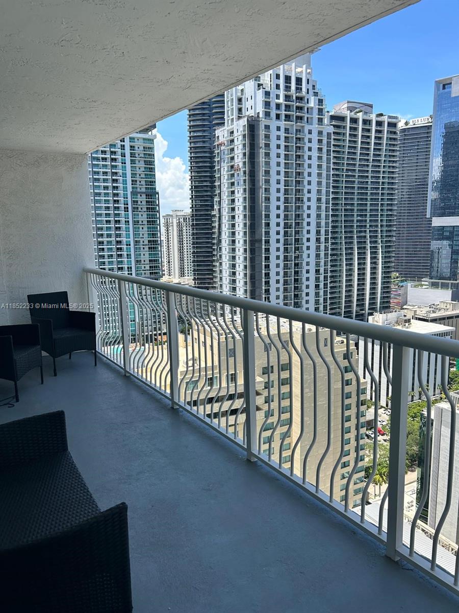 THE CLUB AT BRICKELL BAY - Residential