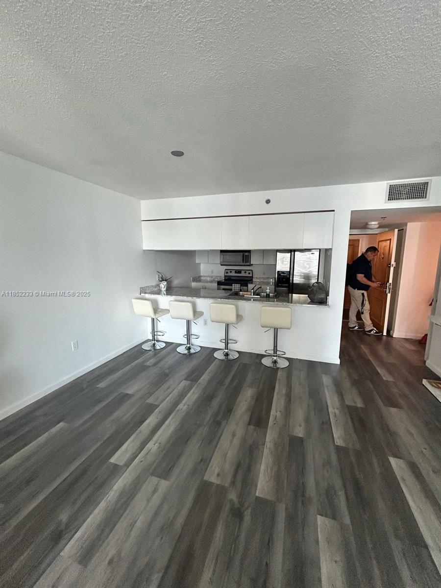 1200 Brickell Bay Dr 3520