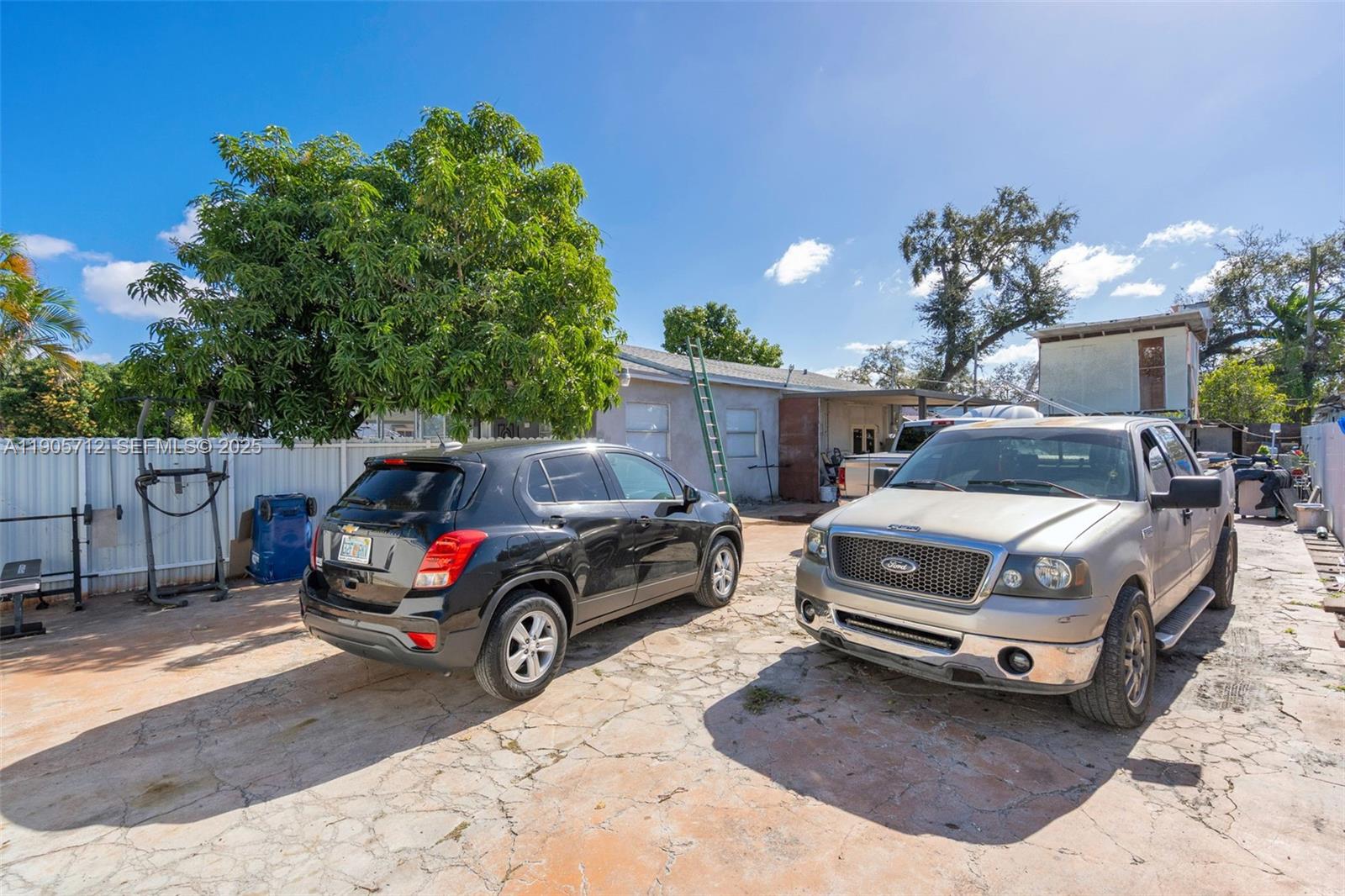 THE TROPICS AMD - Residential