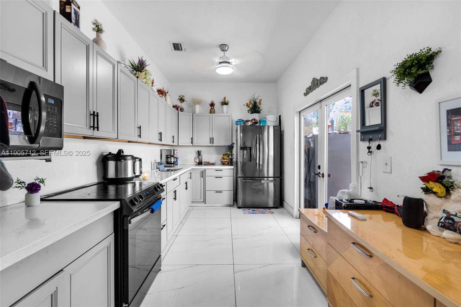 THE TROPICS AMD - Residential