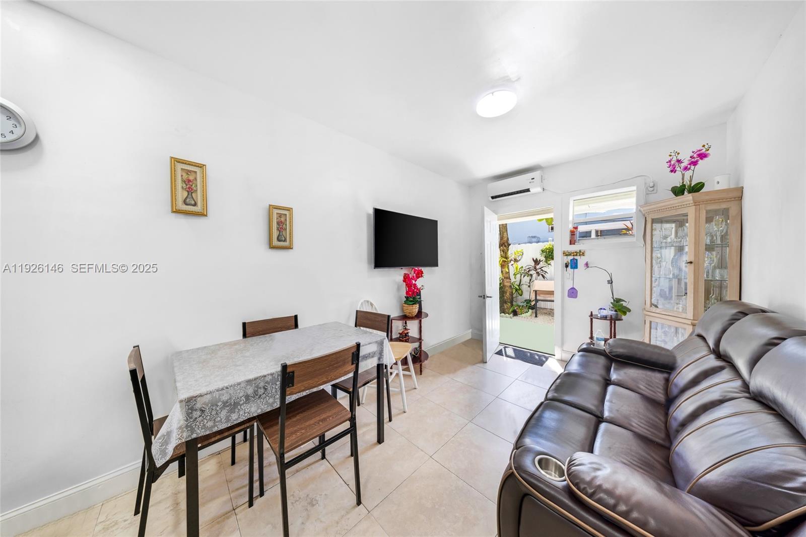 FLAMINGO ESTATES - Residential