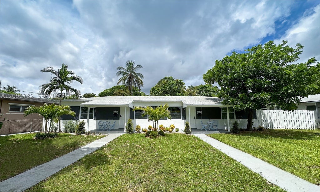 Photo of 528 SW 4th Ave #A, Hallandale Beach, FL 33009 (MLS # A12091782)