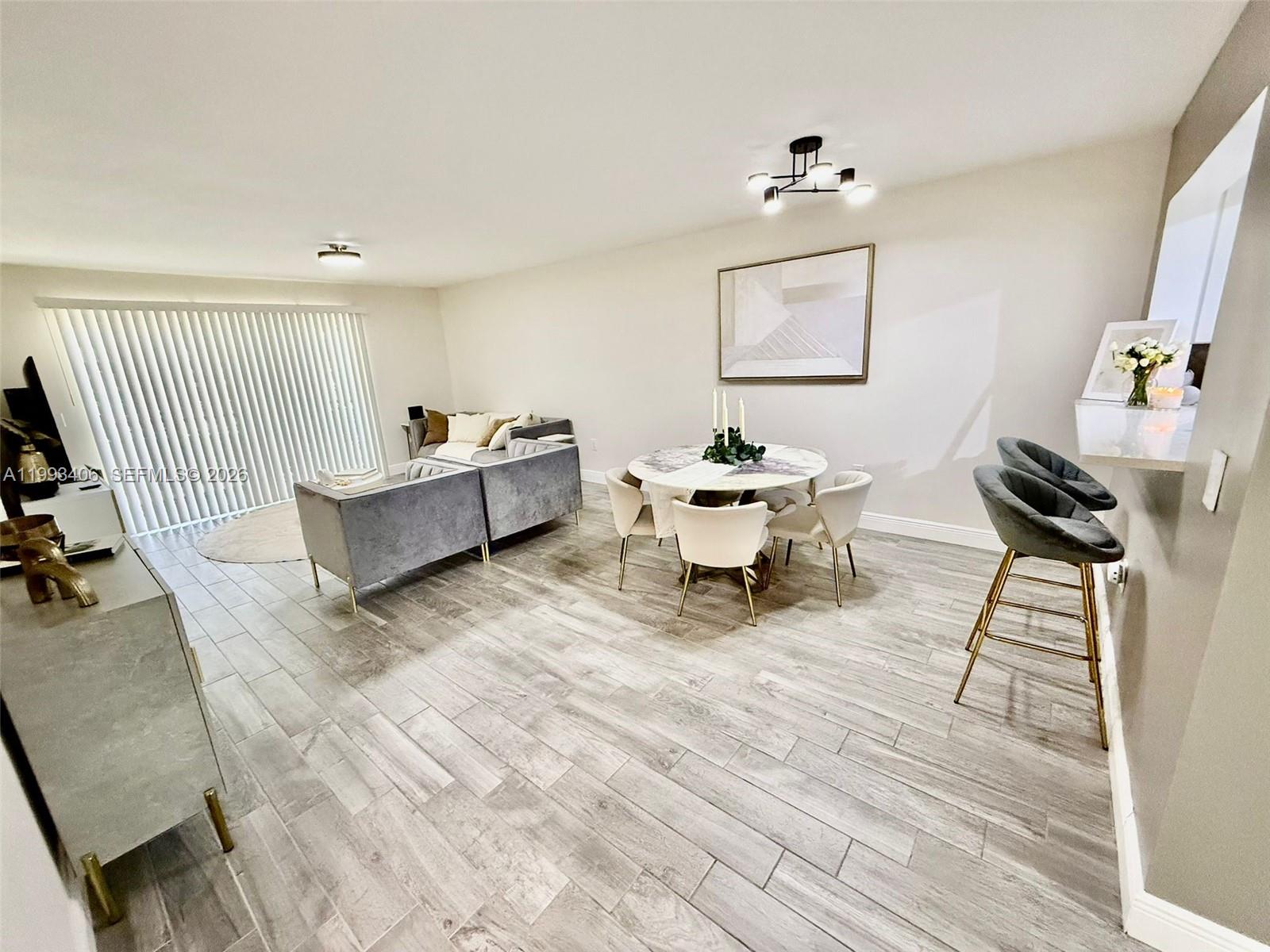 COUNTRY LAKES I CONDO PHAS - Residential