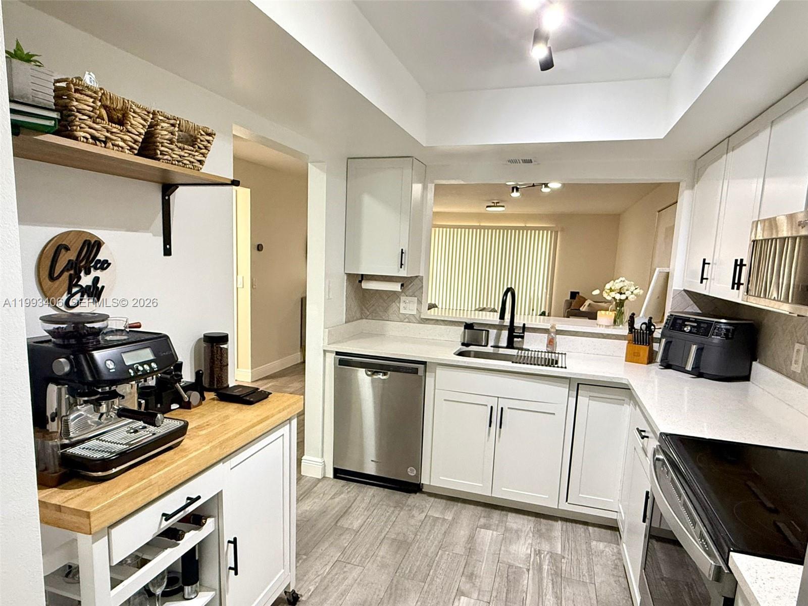 COUNTRY LAKES I CONDO PHAS - Residential