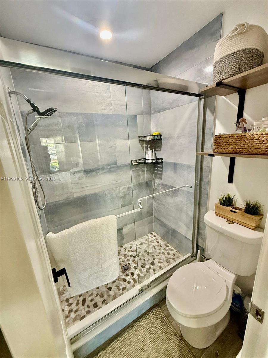 COUNTRY LAKES I CONDO PHAS - Residential