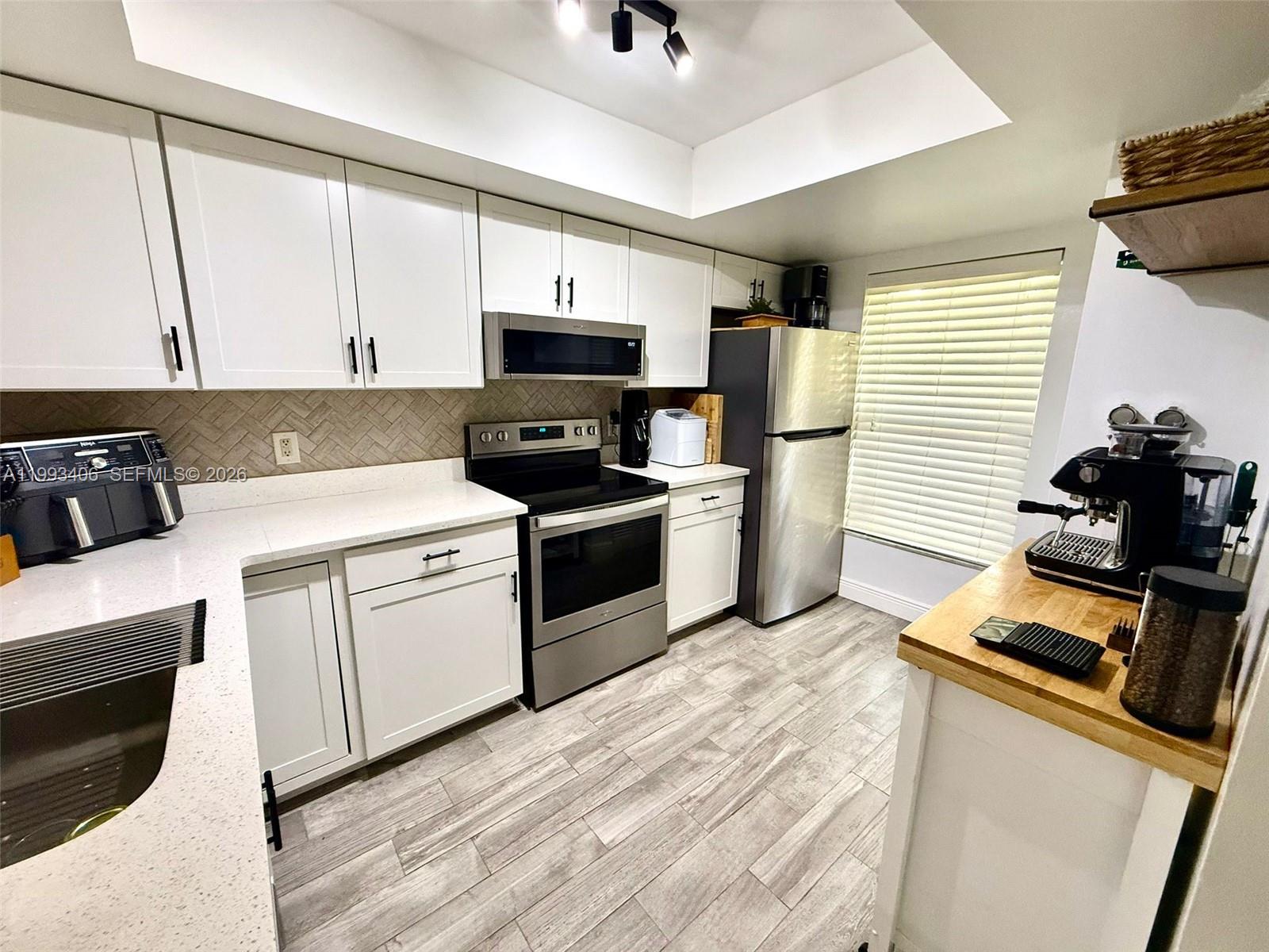 COUNTRY LAKES I CONDO PHAS - Residential