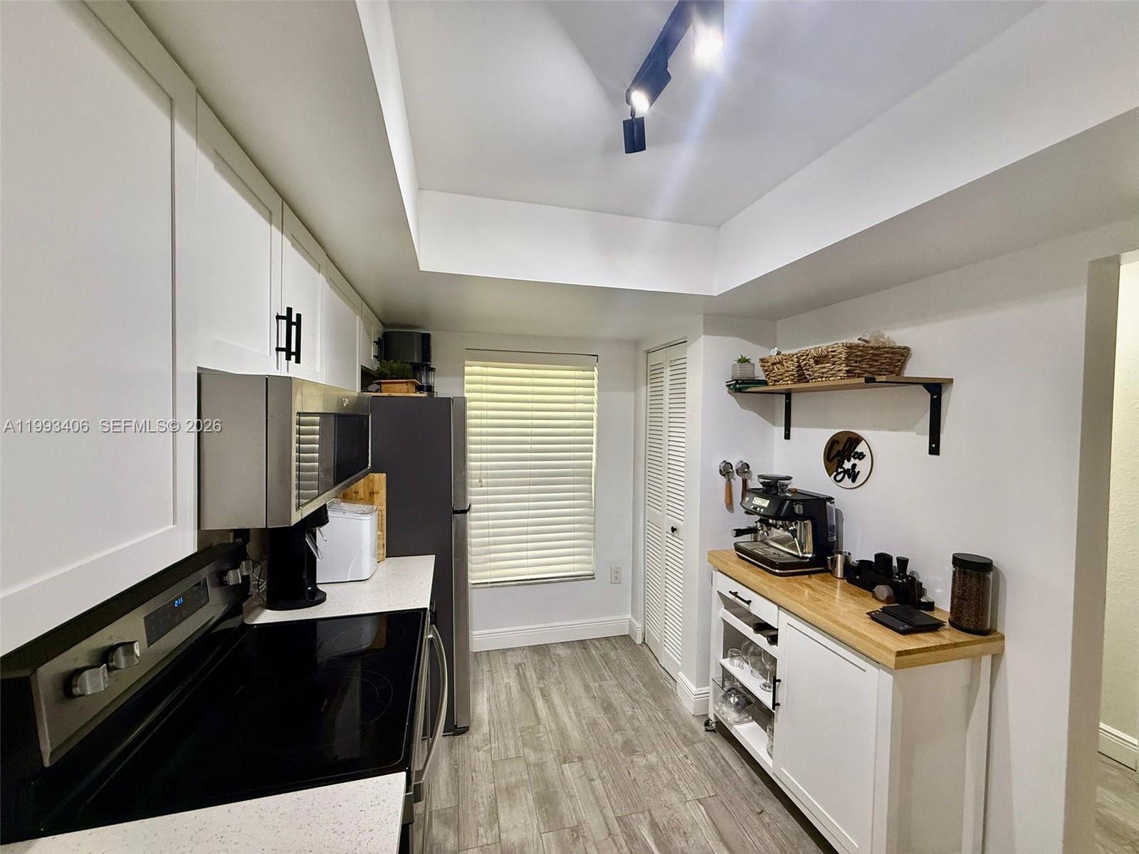 COUNTRY LAKES I CONDO PHAS - Residential