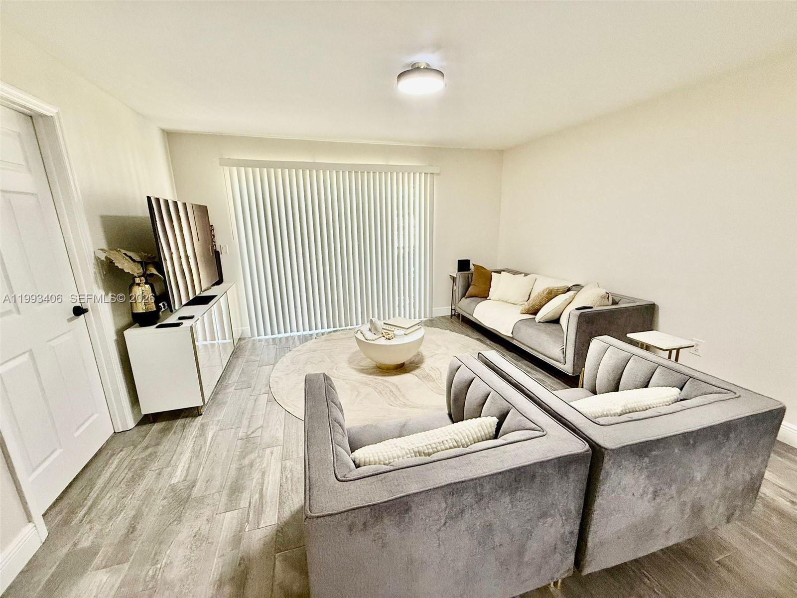 COUNTRY LAKES I CONDO PHAS - Residential