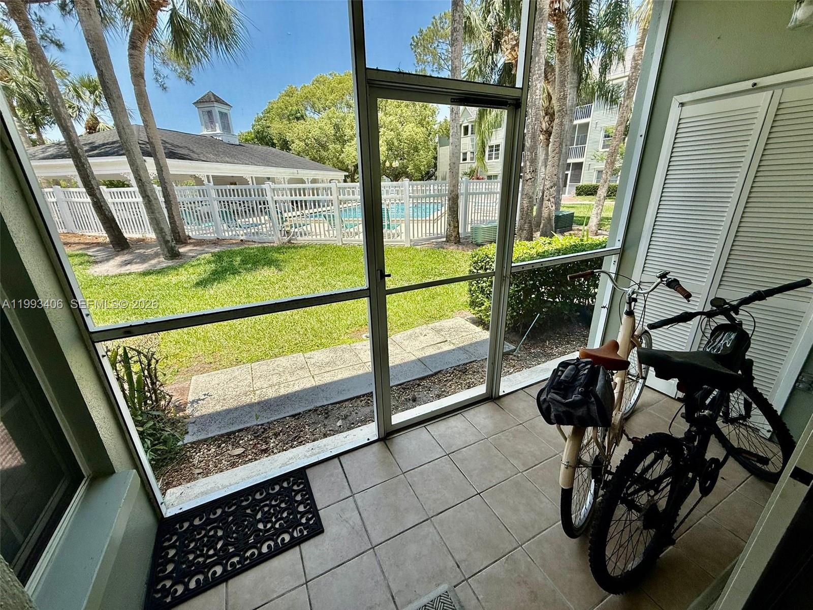 COUNTRY LAKES I CONDO PHAS - Residential