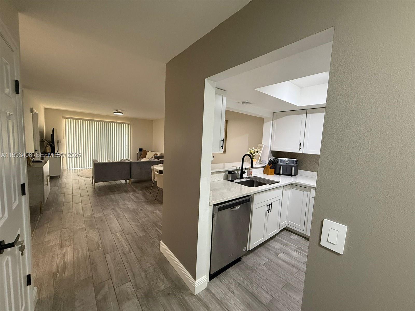 COUNTRY LAKES I CONDO PHAS - Residential