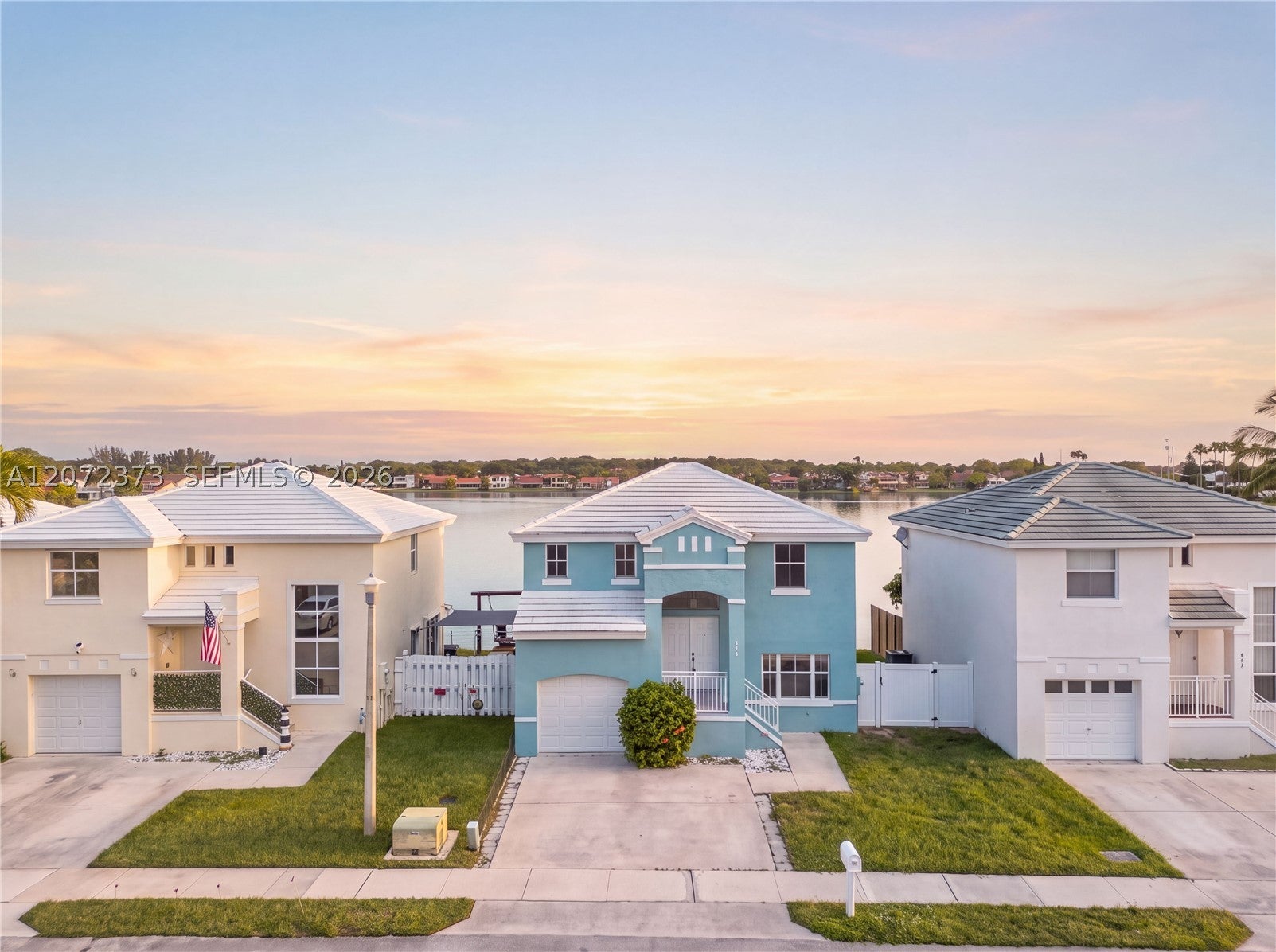 6733 Bayfront Dr
