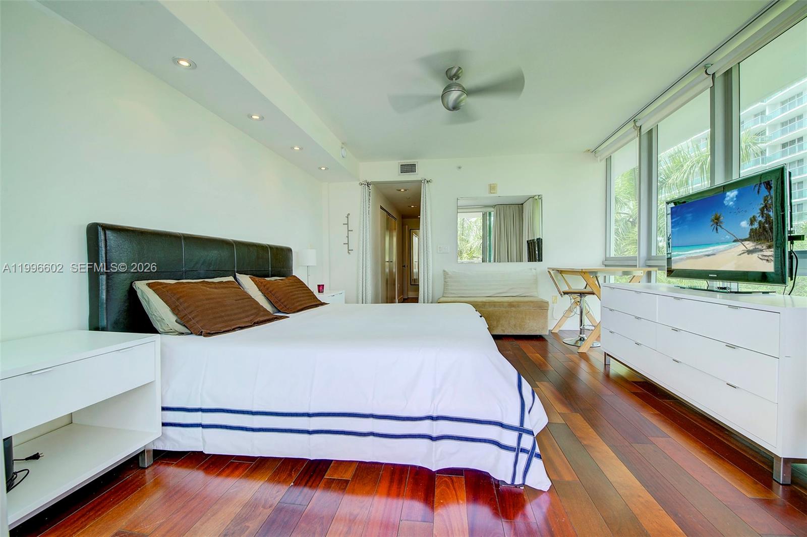 SO BE BAY CONDO - Residential Lease