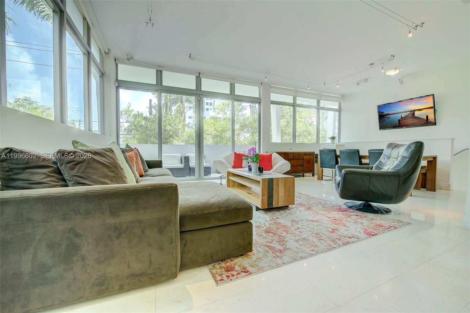 SO BE BAY CONDO - Residential Lease