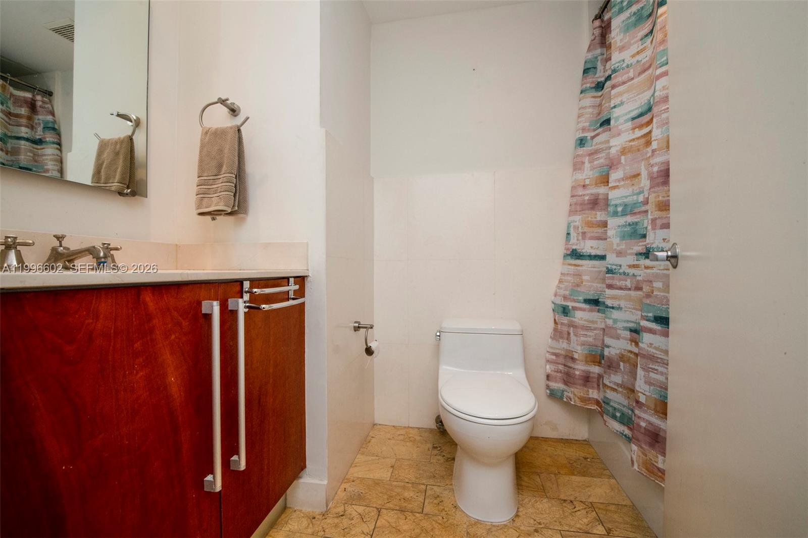 SO BE BAY CONDO - Residential Lease