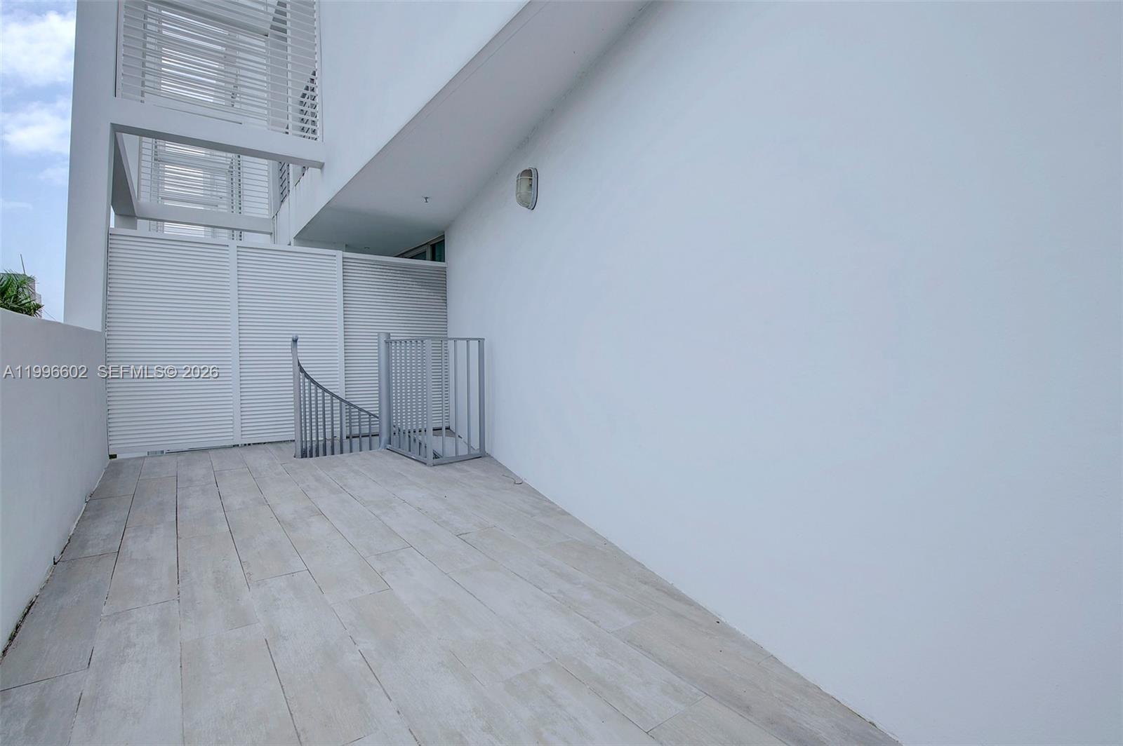 SO BE BAY CONDO - Residential Lease