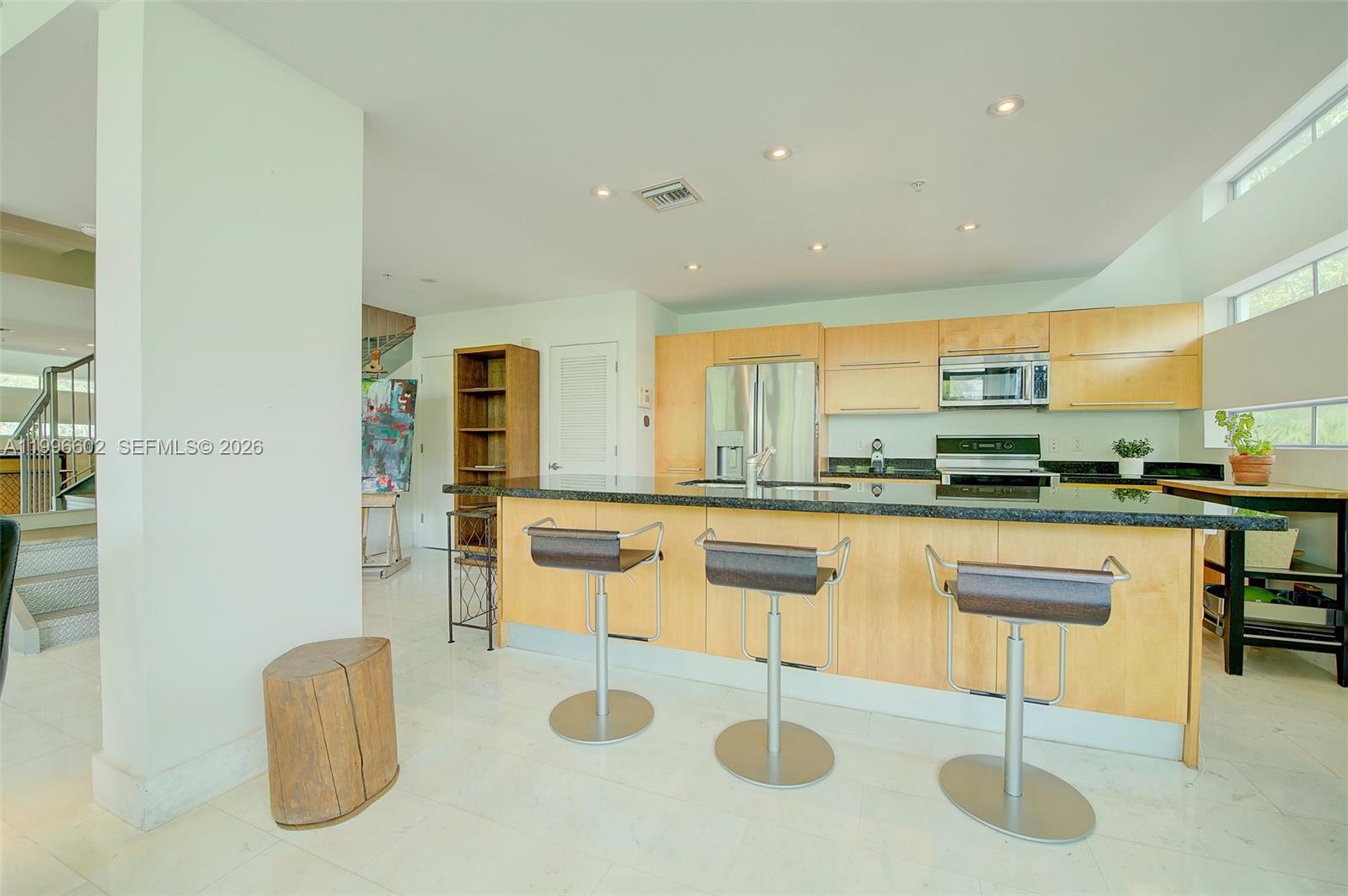 SO BE BAY CONDO - Residential Lease