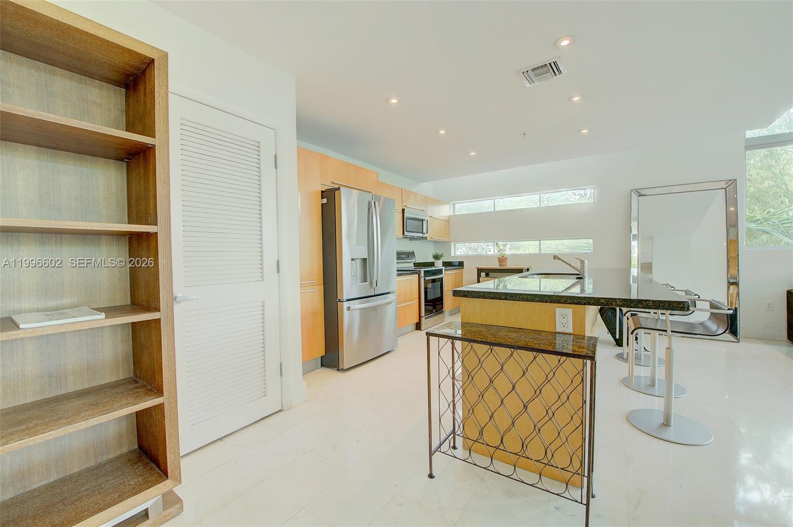 SO BE BAY CONDO - Residential Lease