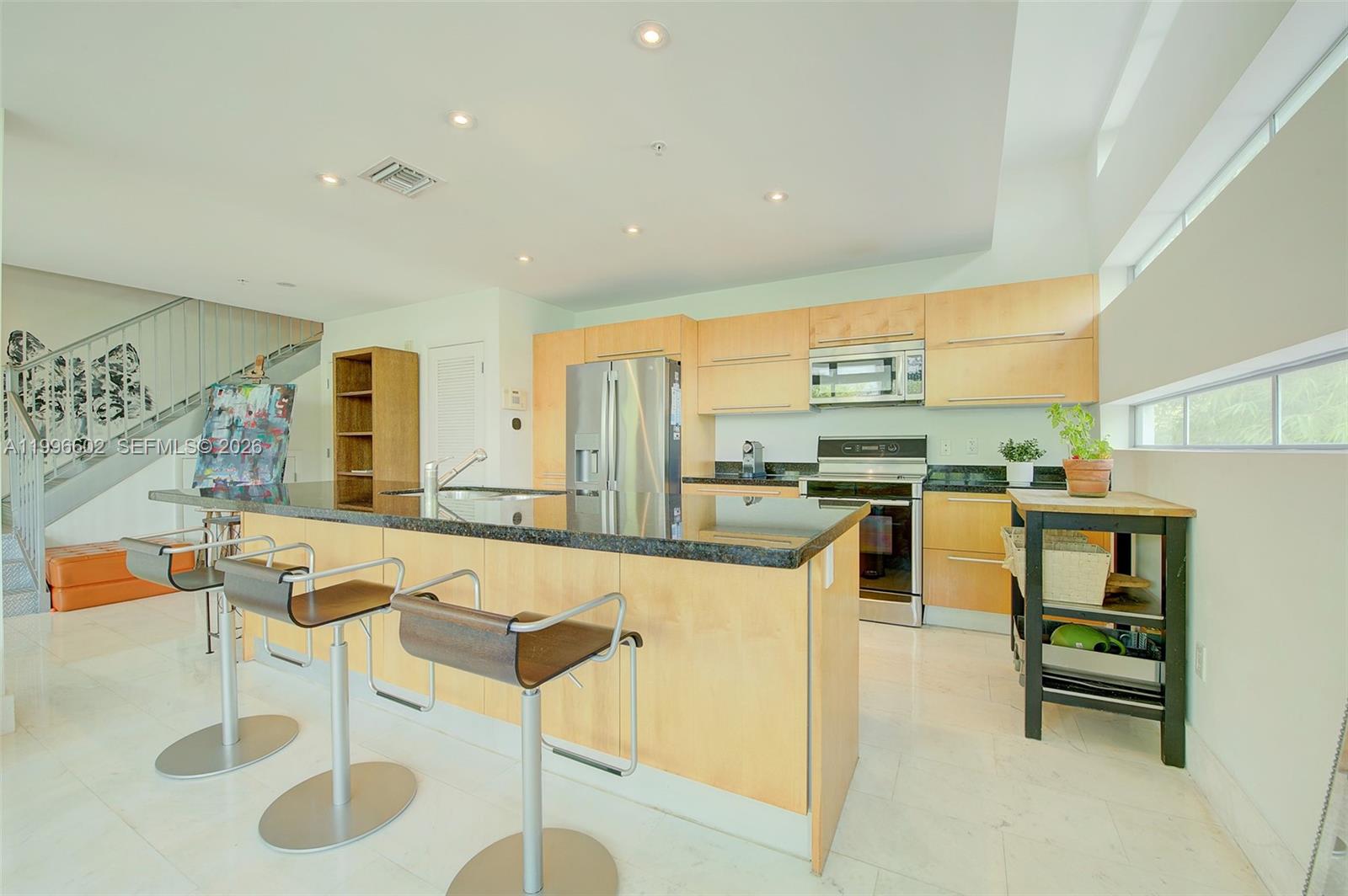 SO BE BAY CONDO - Residential Lease