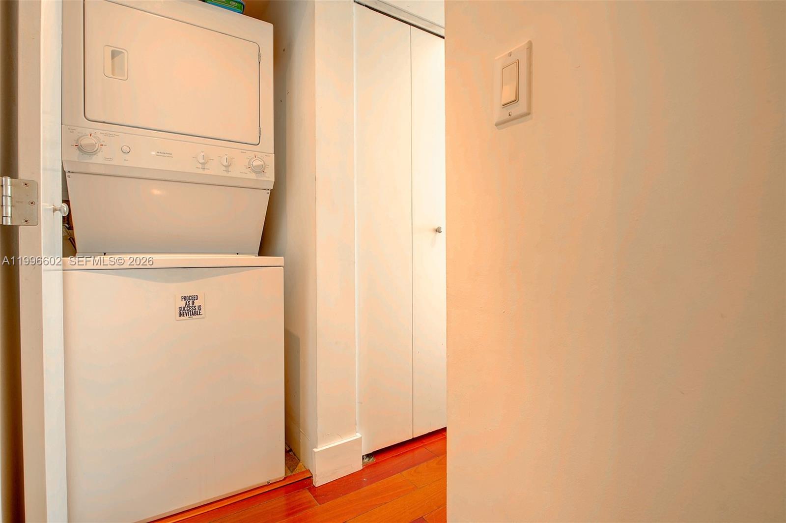 SO BE BAY CONDO - Residential Lease