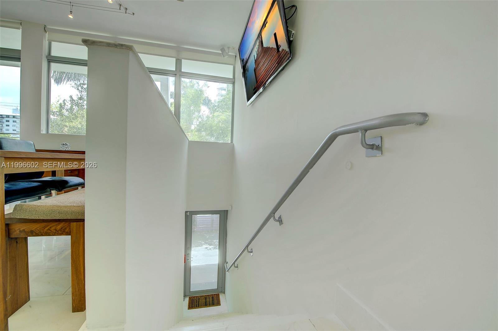 SO BE BAY CONDO - Residential Lease