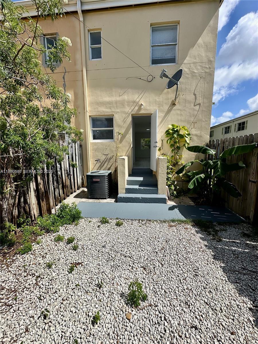 SUNSET PALM VILLAS CONDO - Residential