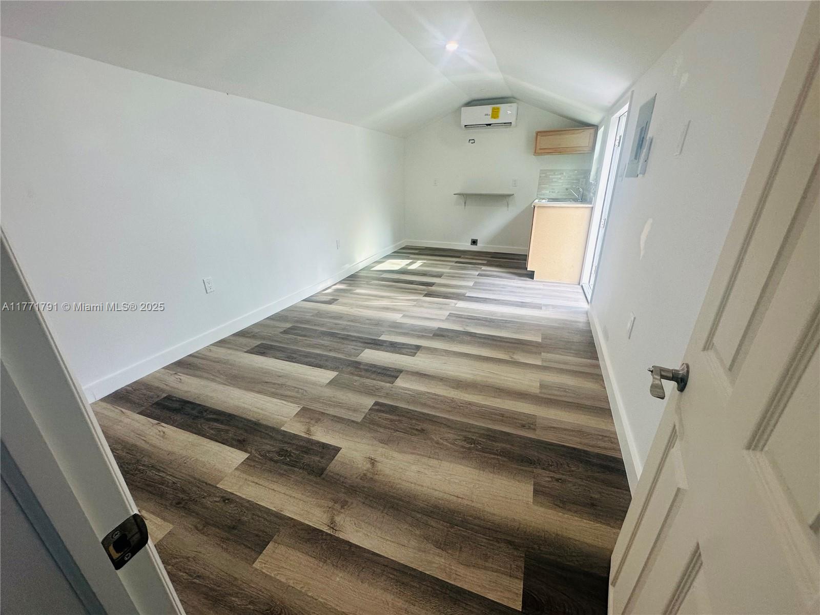 Rental Property at Address Not Disclosed, Miami, Broward County, Florida - Bathrooms: 1  - $1,300 MO.