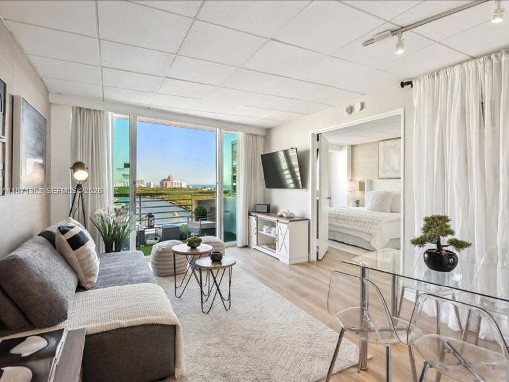 Photo of 2670 E Sunrise Blvd #1428, Fort Lauderdale, FL 33304 (MLS # A11971862)