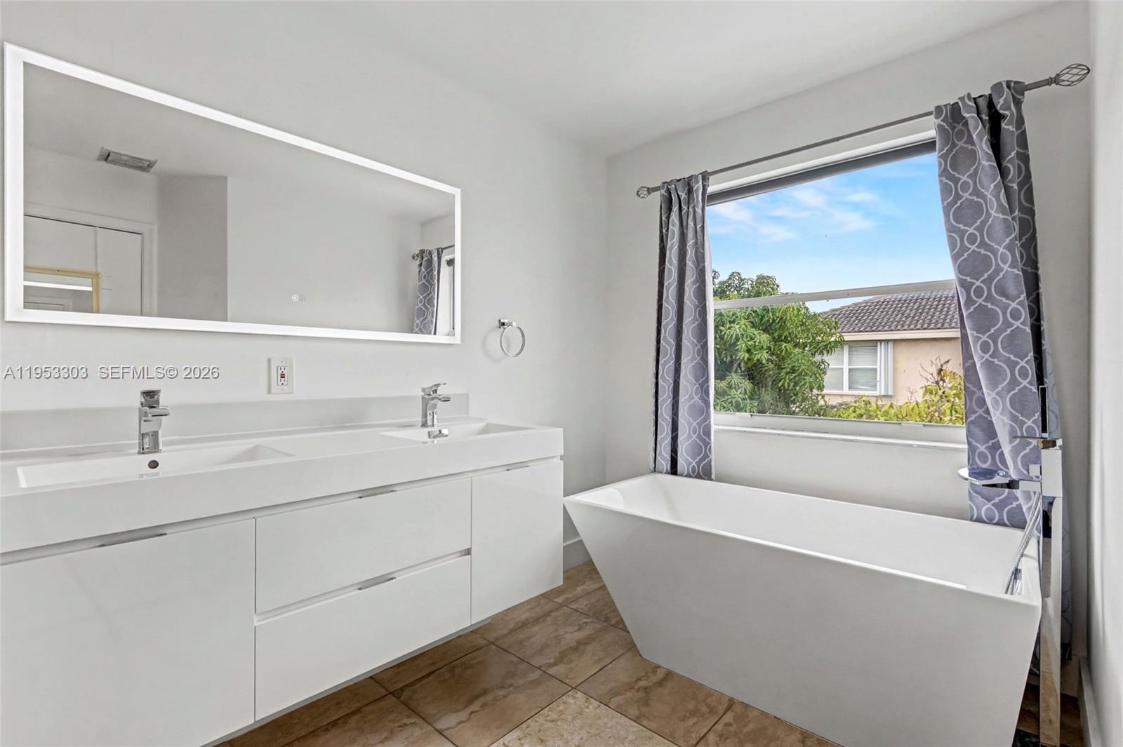 SILVER SHORES (PARCELS A - Residential