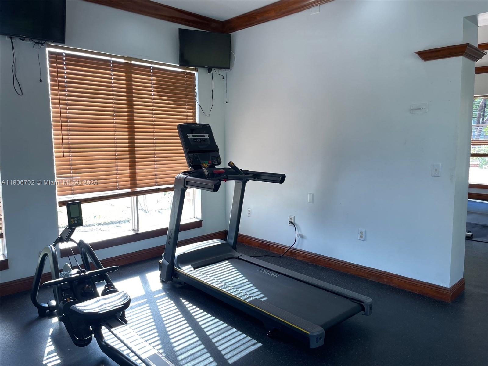 CARRINGTON AT COCONUT CRE - Residential Lease