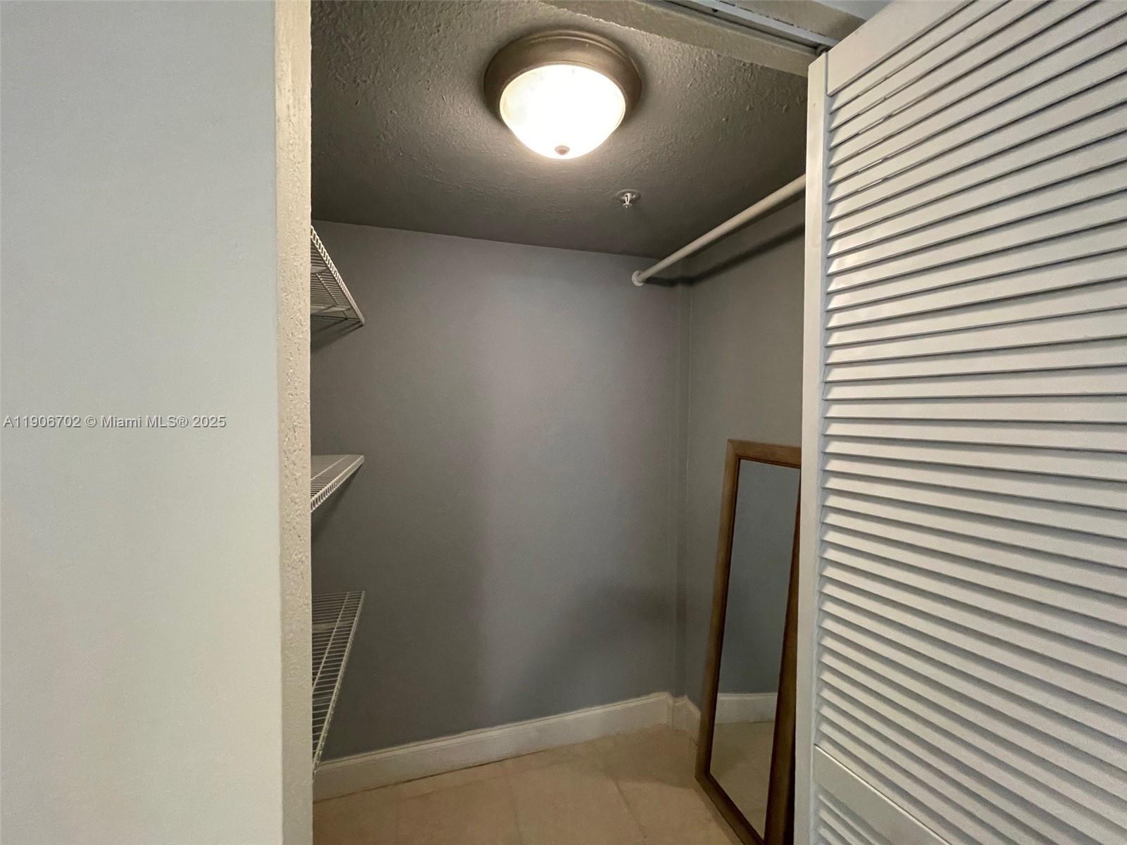 CARRINGTON AT COCONUT CRE - Residential Lease