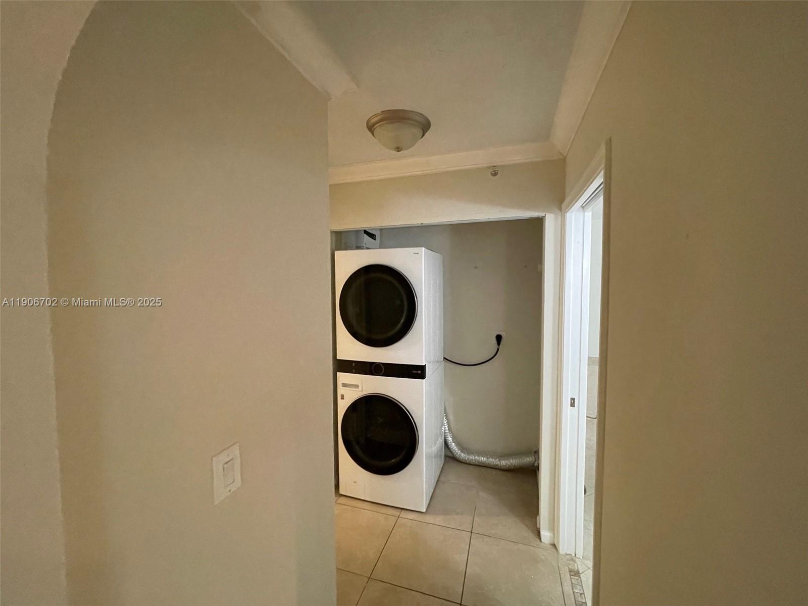 CARRINGTON AT COCONUT CRE - Residential Lease