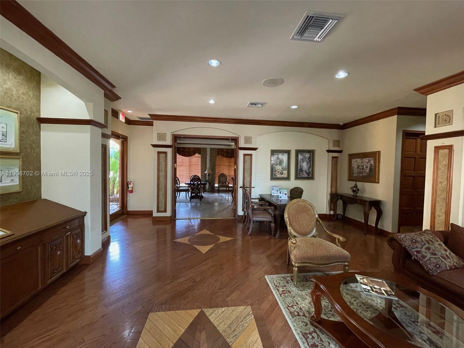 CARRINGTON AT COCONUT CRE - Residential Lease