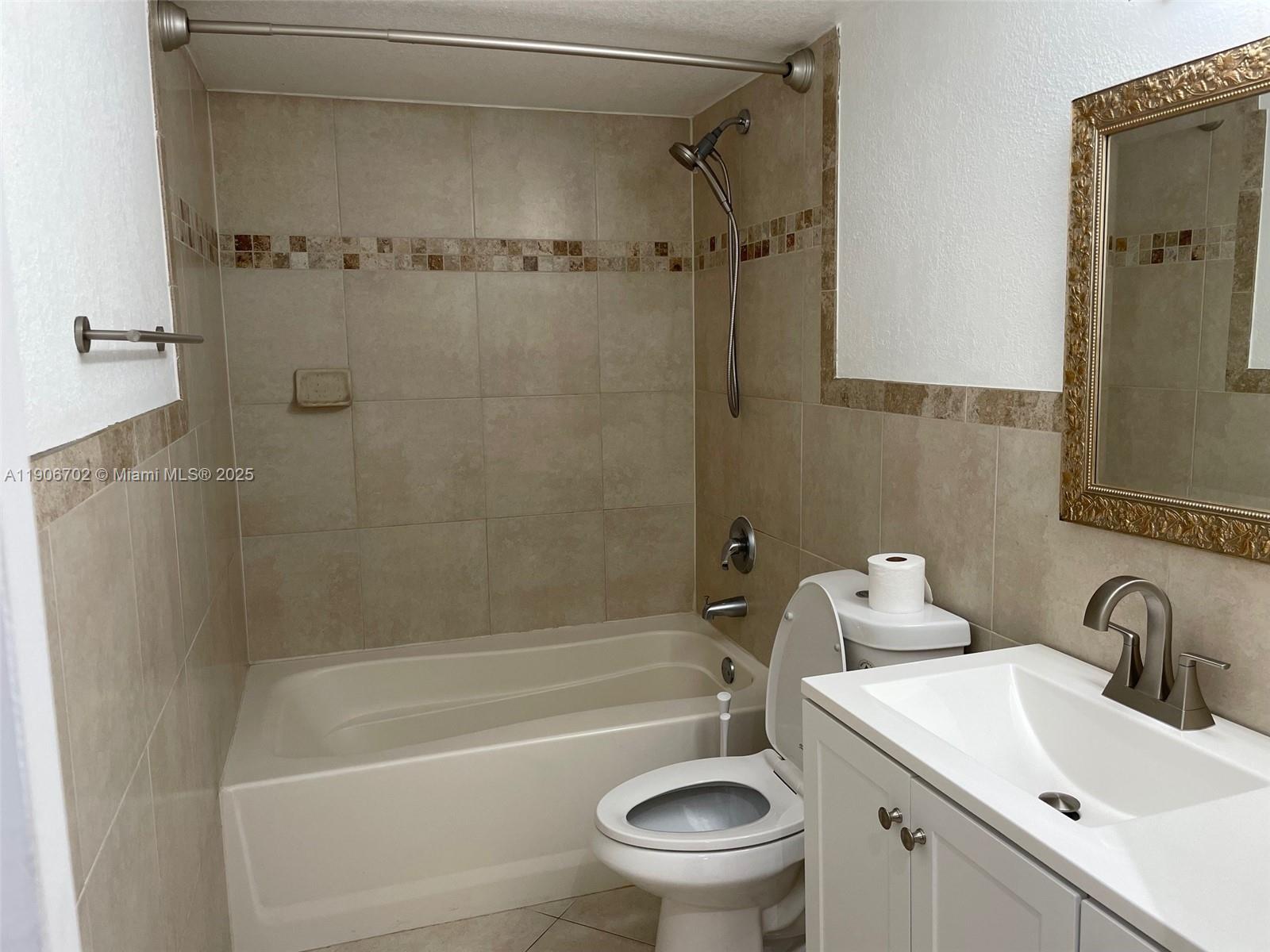 CARRINGTON AT COCONUT CRE - Residential Lease